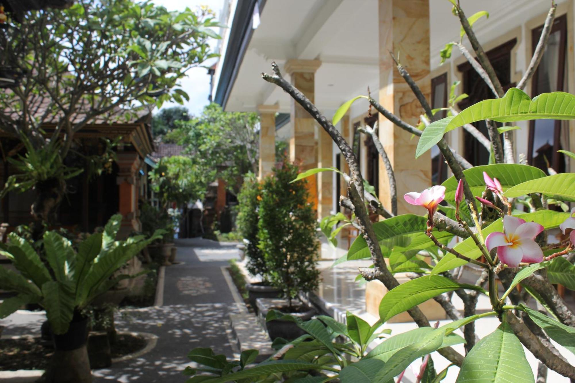 Umah Dauh Homestay RedPartner Ubud Exterior foto